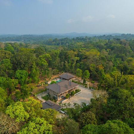 Coffee & Mist Luxury Villa- Comp Breakfast, Pool, Lounge, And Coffee Estate By Stayvista 马迪凯里 外观 照片