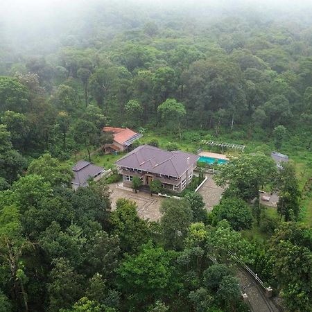 Coffee & Mist Luxury Villa- Comp Breakfast, Pool, Lounge, And Coffee Estate By Stayvista 马迪凯里 外观 照片