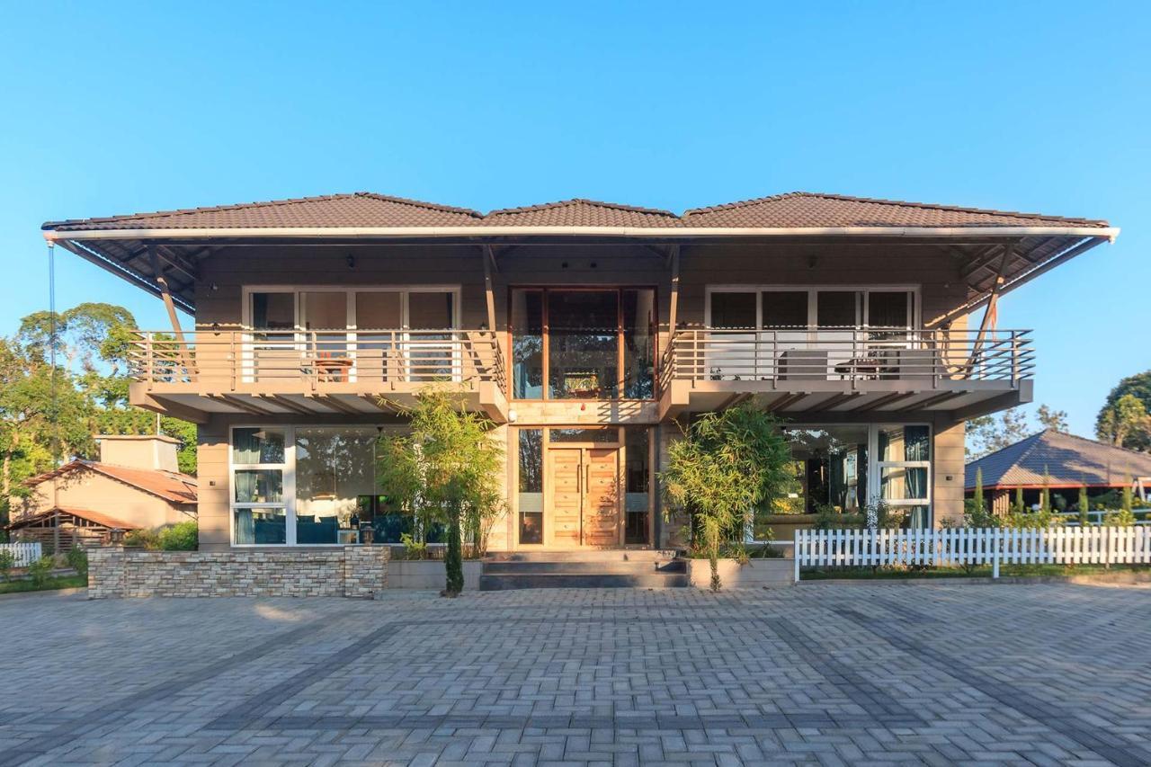 Coffee & Mist Luxury Villa- Comp Breakfast, Pool, Lounge, And Coffee Estate By Stayvista 马迪凯里 外观 照片